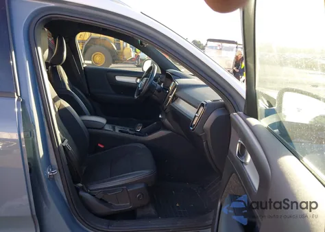 2020 Volvo Xc40 T5 Momentum from USA, damaged, VIN YV4162UK5L2192371